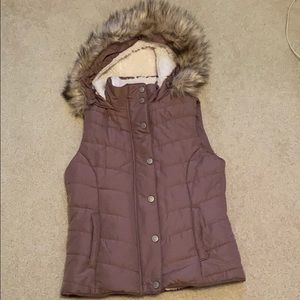 Puffy vest with hood